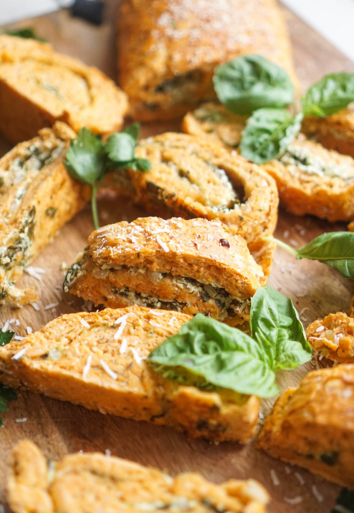 Tomato & Spinach Bread Roulade 