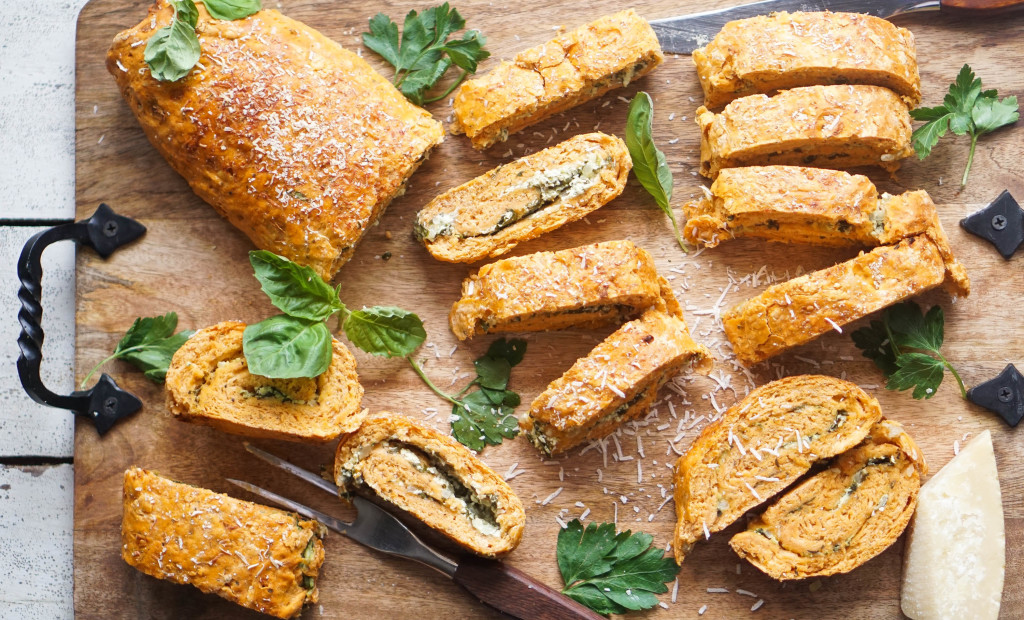 Tomato & Spinach Bread Roulade 