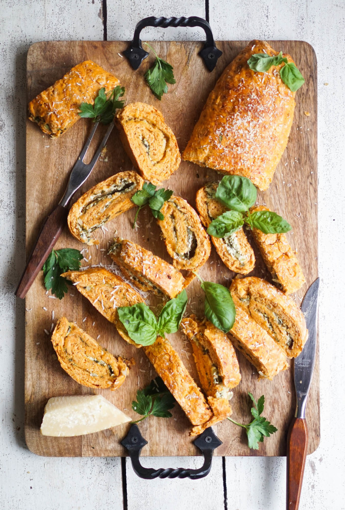 Tomato & Spinach Bread Roulade 