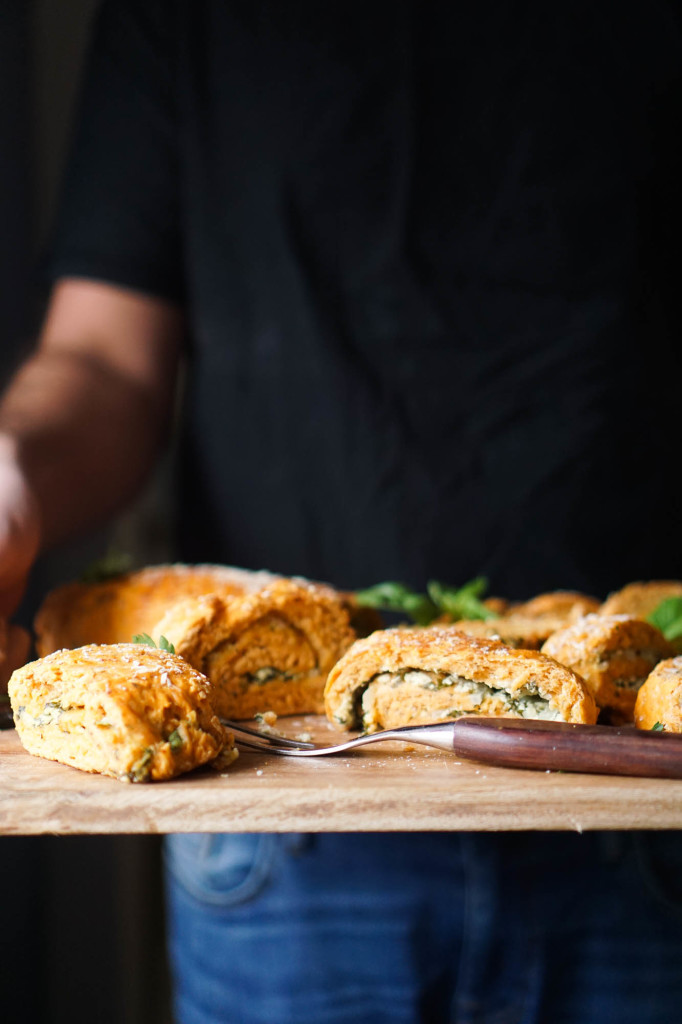 Tomato & Spinach Bread Roulade 