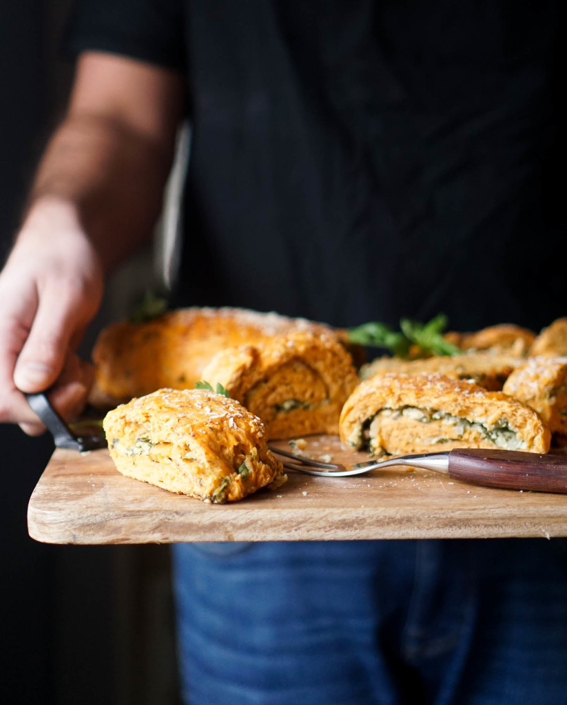 Tomato & Spinach Bread Roulade 